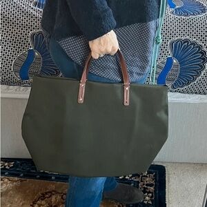 Elegant Green Tote Bag